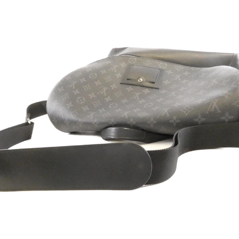 Túi xách vai Louis Vuitton Monogram Eclipse Messenger Voyage MM M40510 - Hàng hiệu Chính hãng 802180
