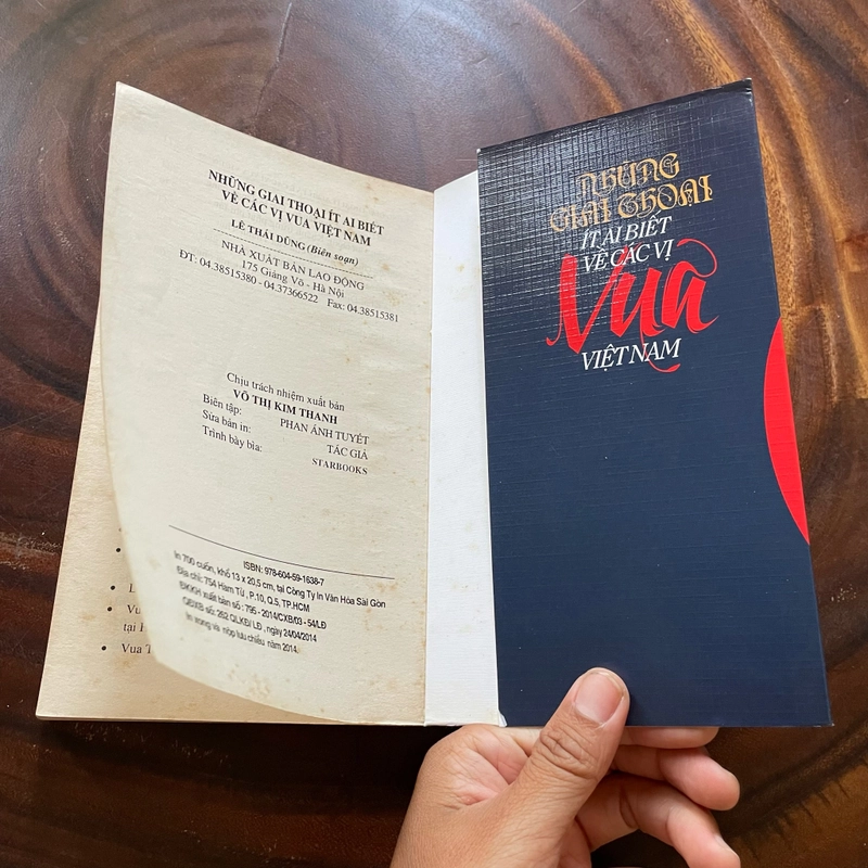 II Tựa sách: Những Giai Thoại Ít Ai Biết Về Các Vị Vua Việt Nam - Lê Thái Dũng - 2014 460818