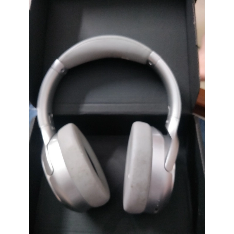 Tai nghe màu xám  531832