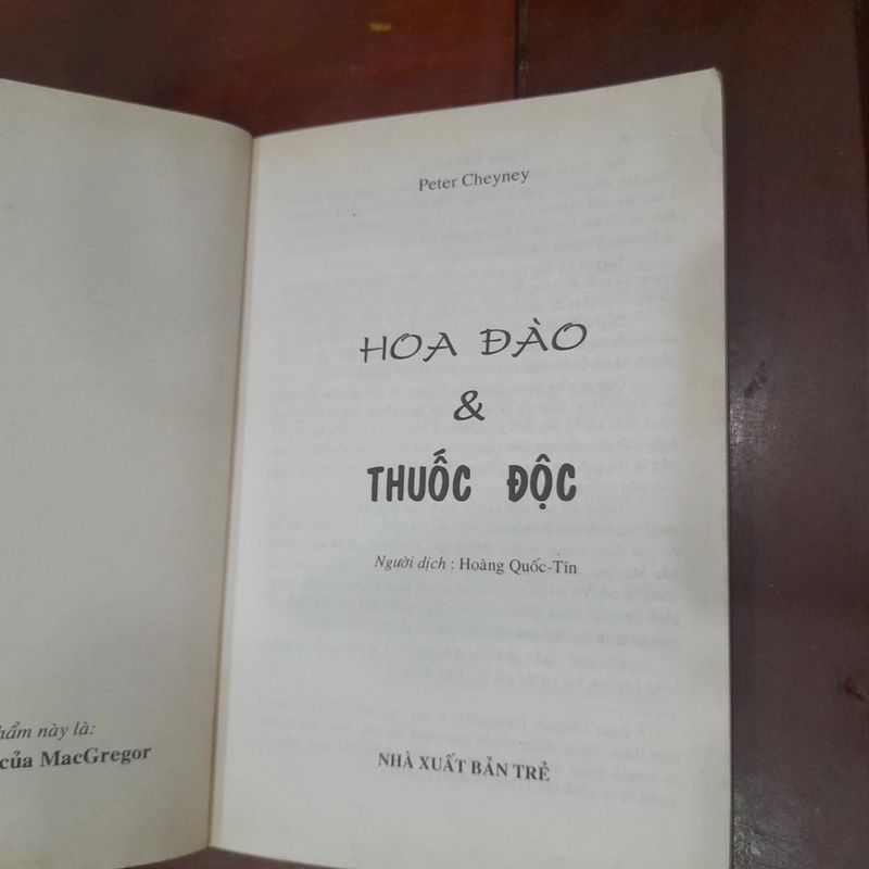 Peter Cheyney - HOA ĐÀO & THUỐC ĐỘC (truyện trinh thám) 546228