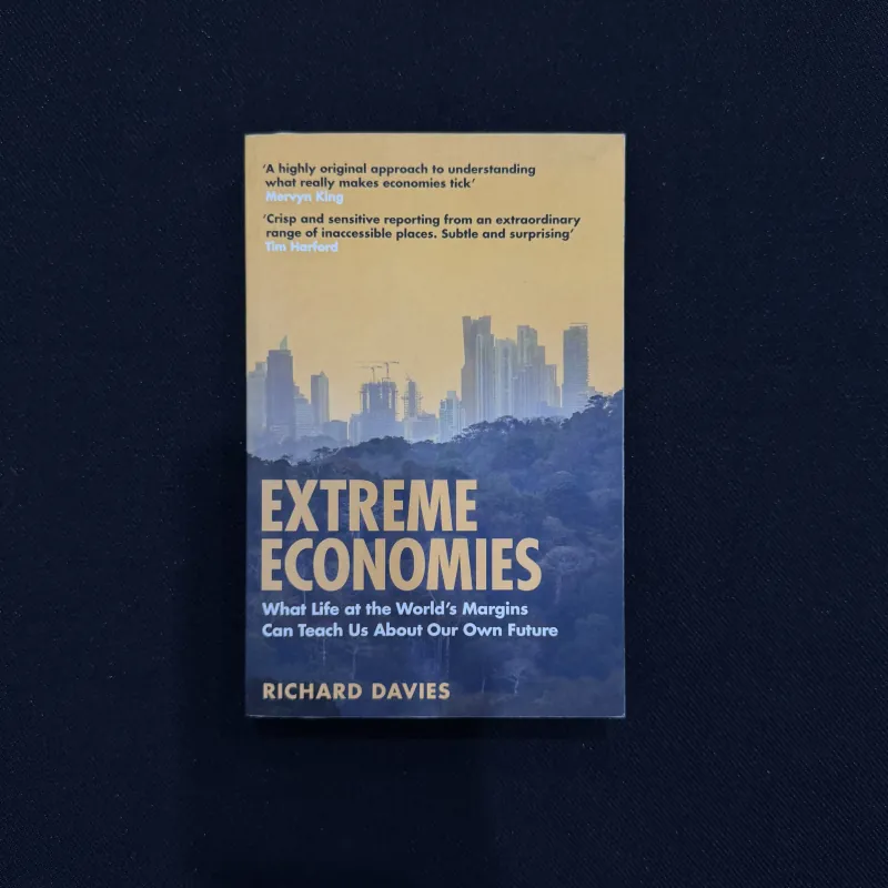 [Sách Cũ Ngoại Văn] Extreme Economics - Richard Davies 1037554