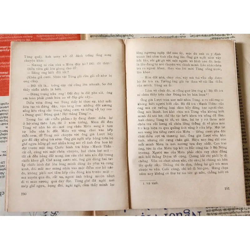 Tiểu thuyết THÔN VEN ĐƯỜNG - Tác giả: Xuân Thiều (1973) 726050