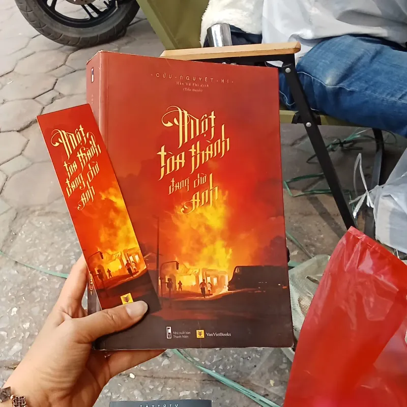 Một Toà Thành Đang Đợi Anh - Cửu Nguyệt Hi  961469