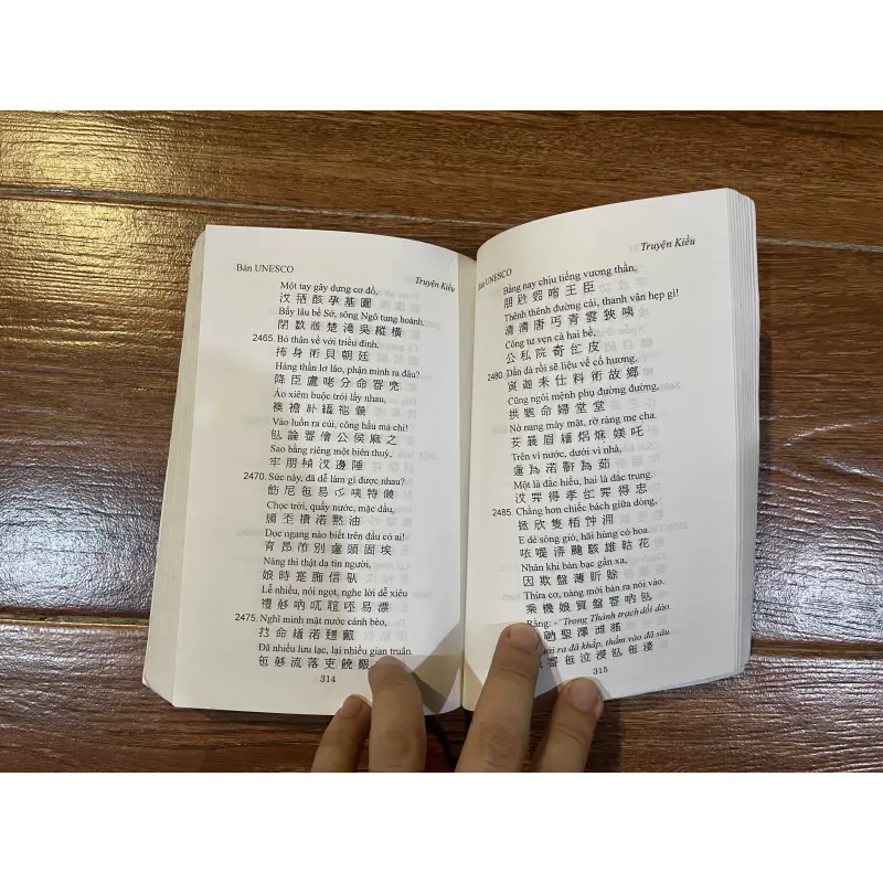 Truyện Kiều bản UNESCO - Quốc ngữ - Nôm đối chiếu  (6) 1025003