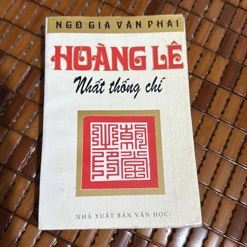 Hoàng Lê Nhất Thống Chí - Ngô agia Văn Phái 521759