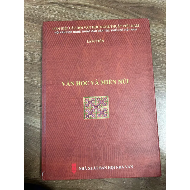 Văn Học Và Miền Núi - Lâm Tiến 762680