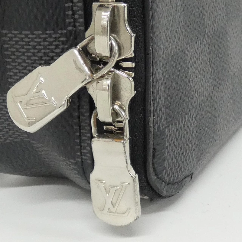 Túi xách vai Louis Vuitton Damier Graphite Alpha Wearable Wallet N60418 - Hàng hiệu Chính hãng 768111