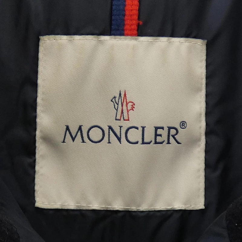 Áo khoác lông vũ MONCLER 640178