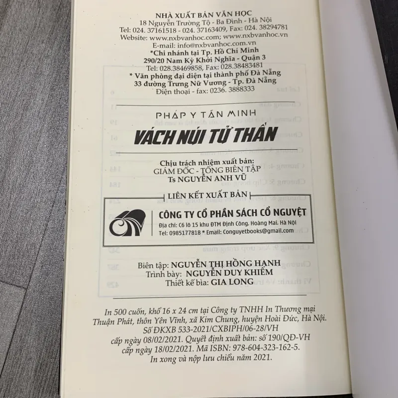 Vách núi tử thần - pháp y tần minh. 7b1 756436