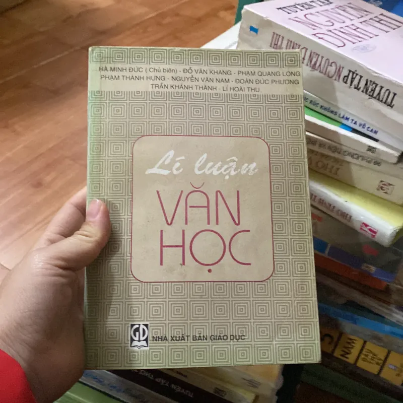 Lý luận văn học - Nhà xuất bản giáo dục 752969