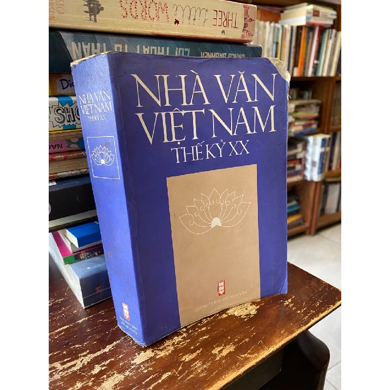 Nhà văn Việt Nam thế kỷ XX 174710
