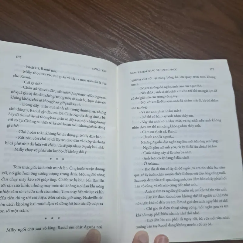 Một ý niệm khác về hạnh phúc - Marc Levy 805537