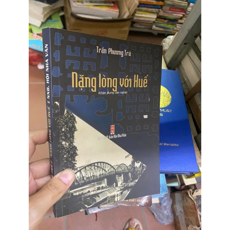 Sách Nặng lòng với Huế 308194