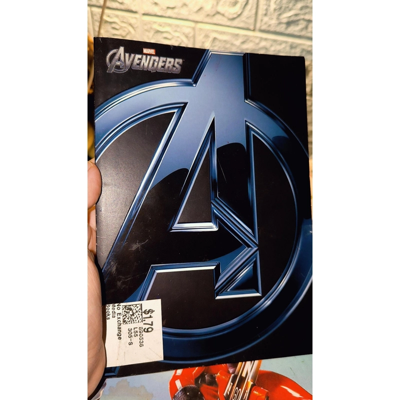 MARVEL AVENGERS - Ngoại văn thiếu nhi kèm ảnh thật in màu 495527