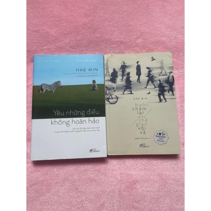 Combo 2 cuốn Yêu những điều không hoàn hảo và Bước chậm lại giữa thế gian vội vã 190170