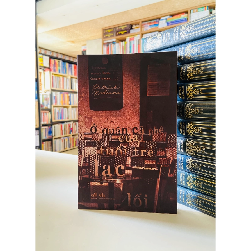 Ở quán cà phê của tuổi trẻ lạc lối - Patrick Modiano 526519