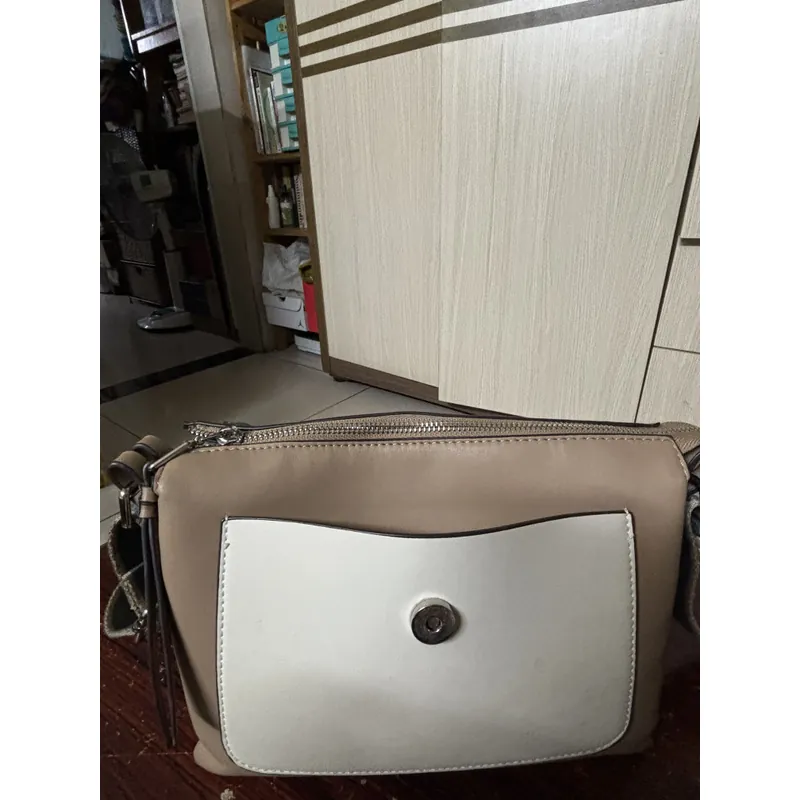 Tặng túi xách 606582