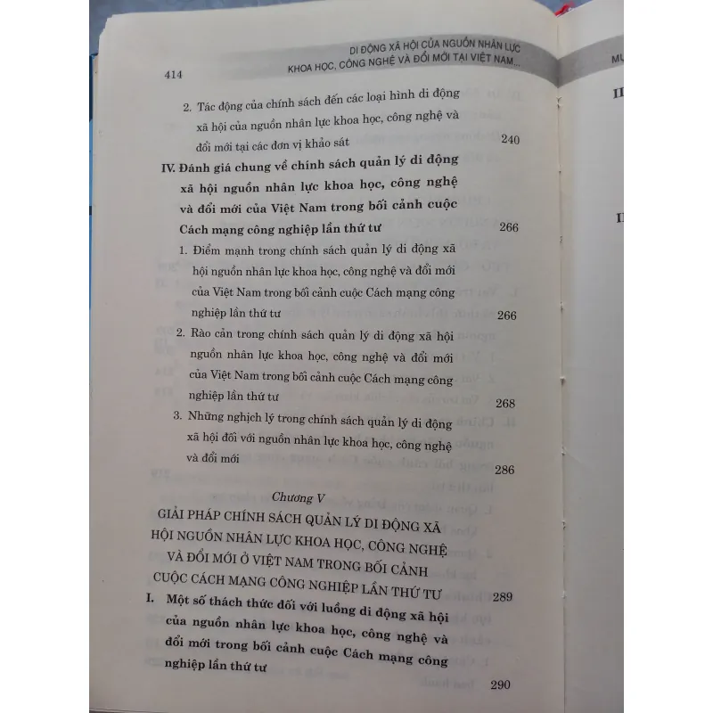 Sách khoa học xã hội  935393