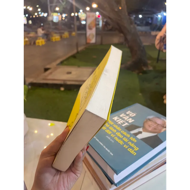 ĐỒNG DAO VÀ TRÒ CHƠI TRUYỀN THỐNG - HUỲNH NGỌC TRẢNG chủ biên  1027401