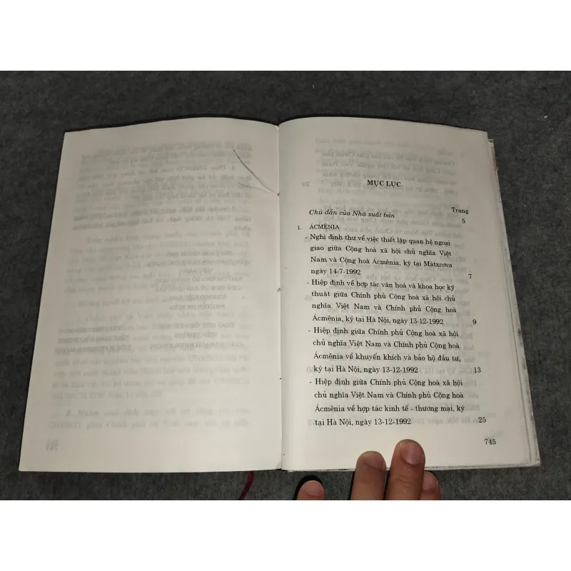 NIÊN GIÁM CÁC ĐIỀU ƯỚC QUỐC TẾ NƯỚC CỘNG HOÀ XÃ HỘI CHỦ NGHĨA VIỆT NAM KÝ NĂM 1992 701100