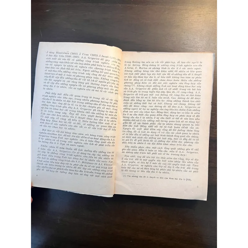 📖 Những qui luật cấu trúc và phát triển của môi trường địa lý (xb 1972) 565181