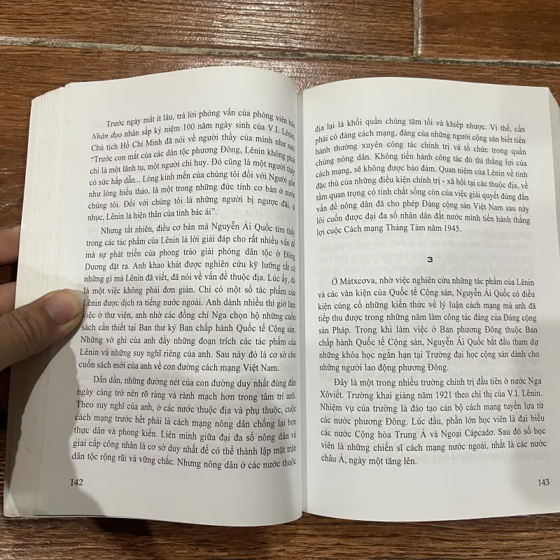 Đồng chí Hồ Chí Minh - E. Côbêlép (9) 762327