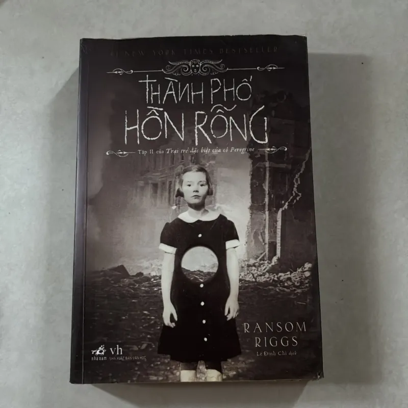 Thành phố hồn rỗng/ trẻ đặc biệt của cô Peregrine - Ransom Riggs 747890