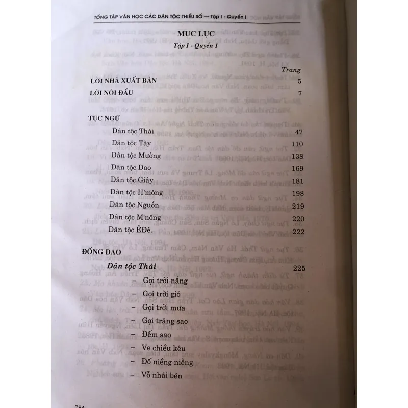 Tổng tập văn học các dân tộc thiểu số Việt Nam tập 1 - quyển 1 711640