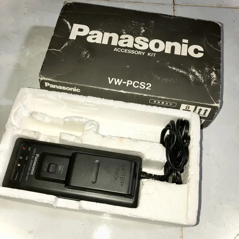 Bộ phụ kiện Panasonic nhật VW-PCS2, dùng để sạc pin và cấp nguồn cho máy quay phim. 571221