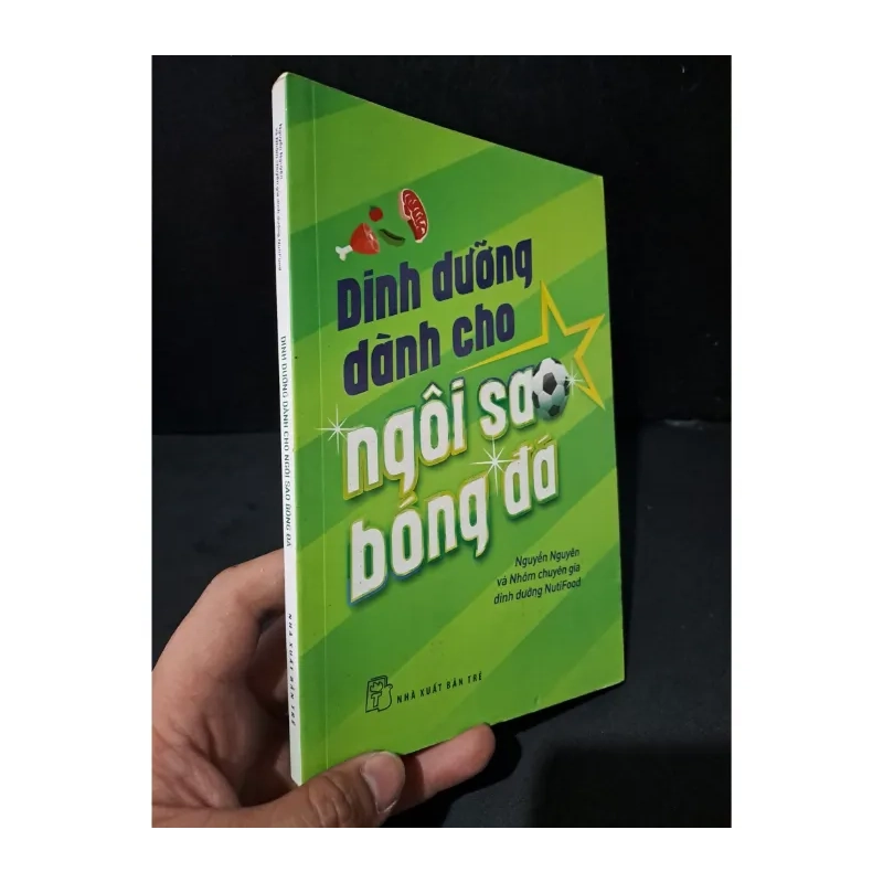 Dinh dưỡng dành cho ngôi sao bóng đá (sách màu) 981593