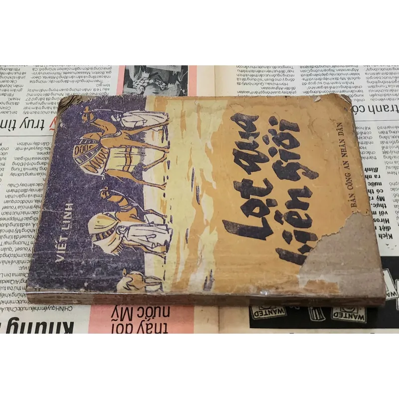 Truyện tình báo của tác giả Viết Linh - LỌT QUA BIÊN GIỚI 708745