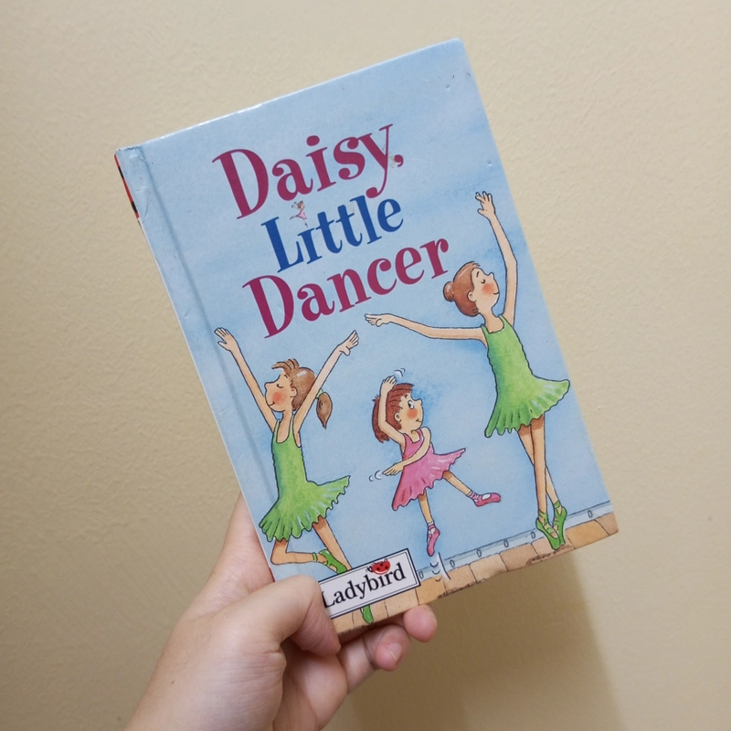 ‎[Ngoại văn] Daisy Little Dancer Truyện tranh Luyện đọc Tiếng Anh Trẻ em 548946
