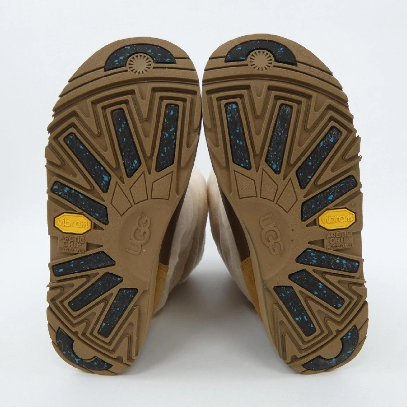 Giày bốt UGG - Hàng hiệu Authentic 829281