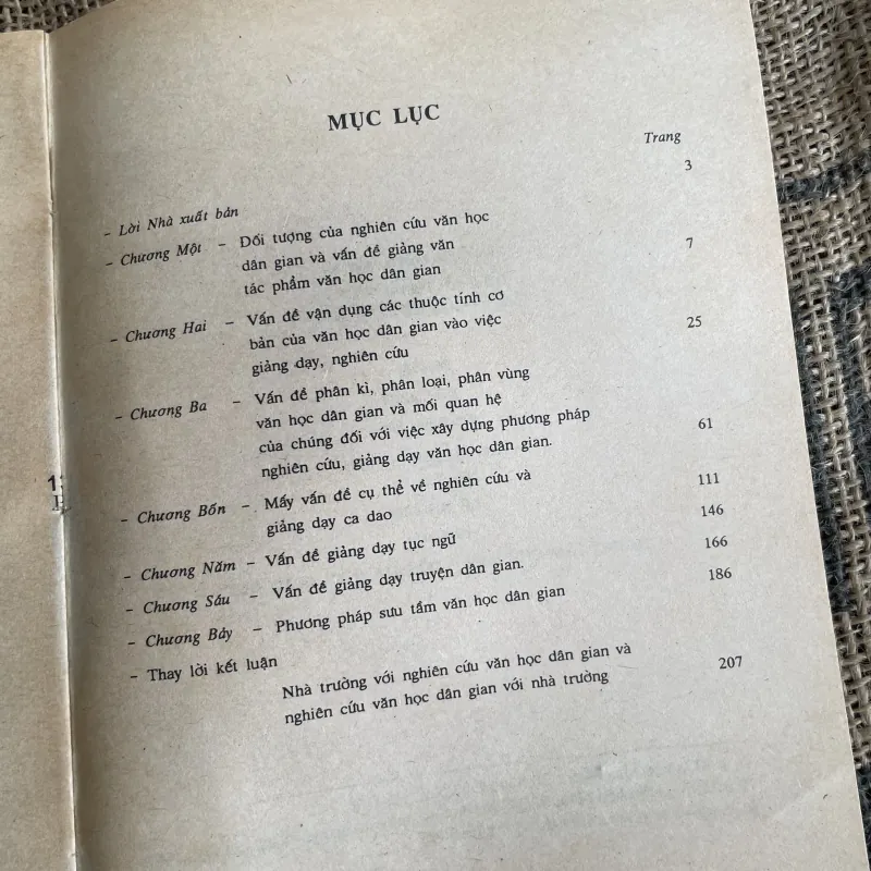 Cái vấn đề phương pháp giảng dạy và nghiên cứu văn học dân gian- Hoàng Tiến Tựu  1013402
