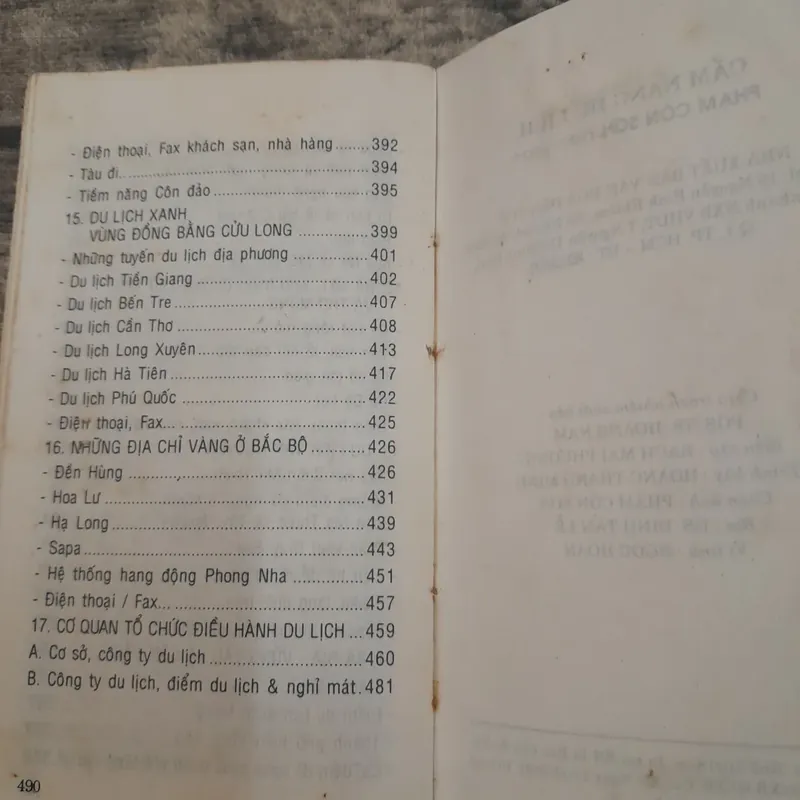 Cẩm nang DU LỊCH & ĐI TOUR. Tác giả Phạm Côn Sơn. Bản in 2002 732670