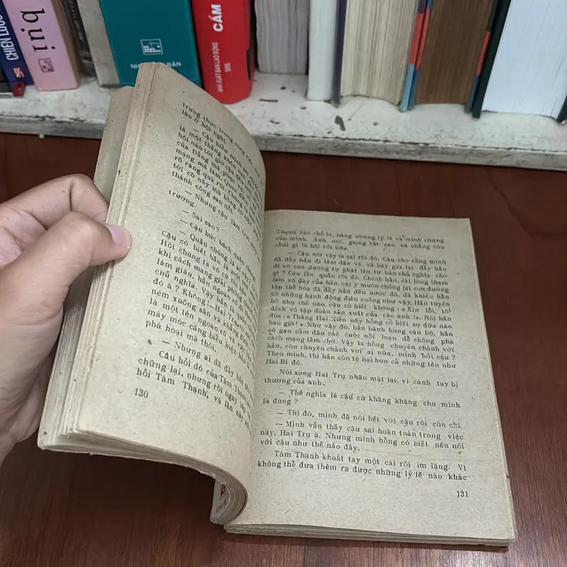 II Sách Xưa: Bão Táp (Tiểu Thuyết) - Trần Quốc Khải - 1989 605232