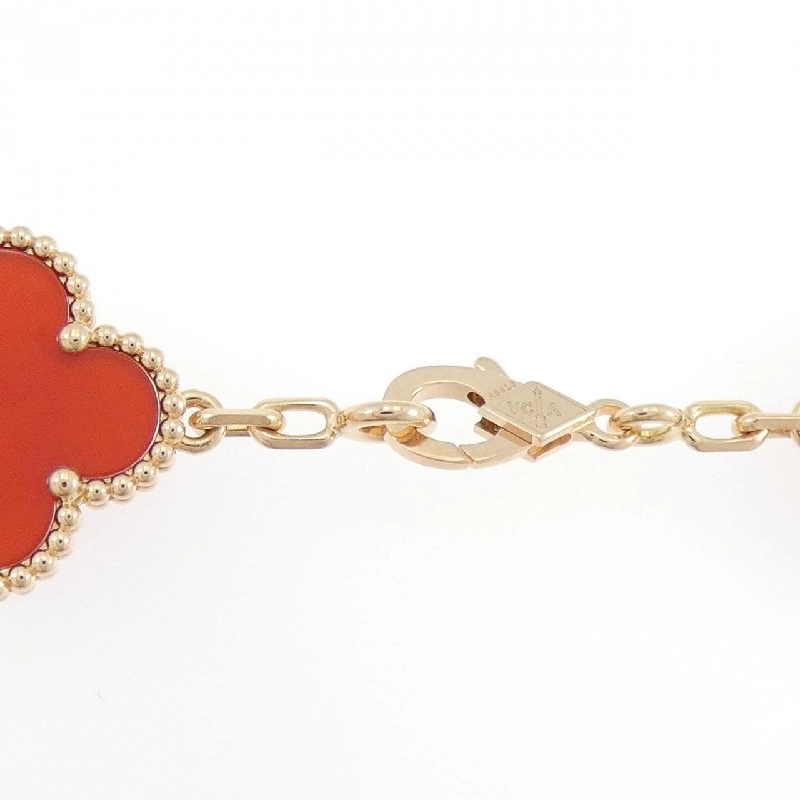 Vòng tay Vintage Alhambra 5 họa tiết của Van Cleef & Arpels 665897