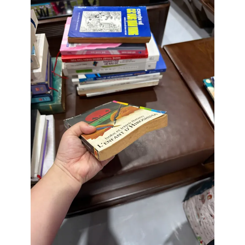 L’ENFANT D’HIROSHIMA (ĐỨA TRẺ HIROSHIMA) – ISOKO & ICHIRŌ HATANO - K4 1019550