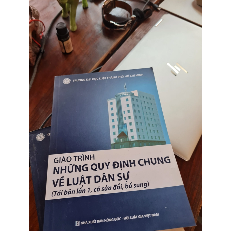 Thanh lý bộ sách luật 505861