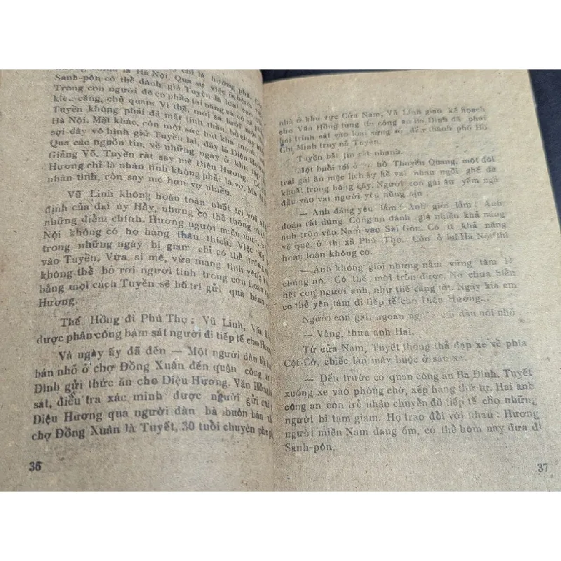 Chiếc khăn thêu bông huệ trắng - Trần Thanh 592532