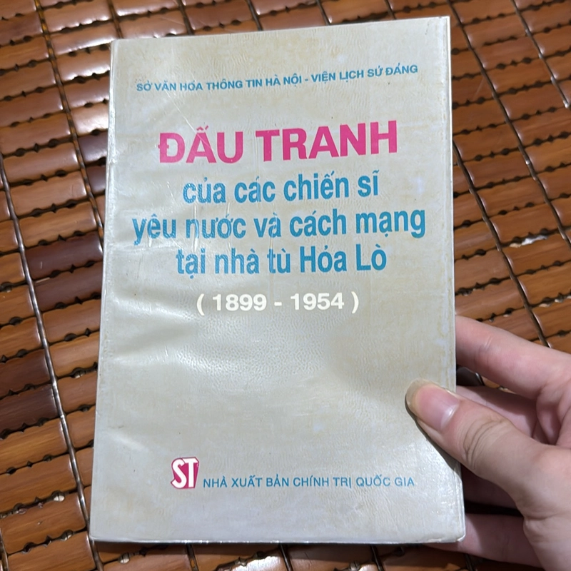 Đấu tranh của các chiến sĩ yêu nước và cách mạng tại nhà tù Hoả Lò  527043