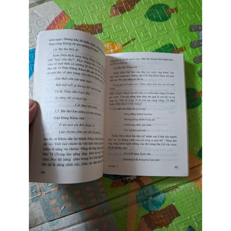 Đi giữa miền thơ tập 2 977745