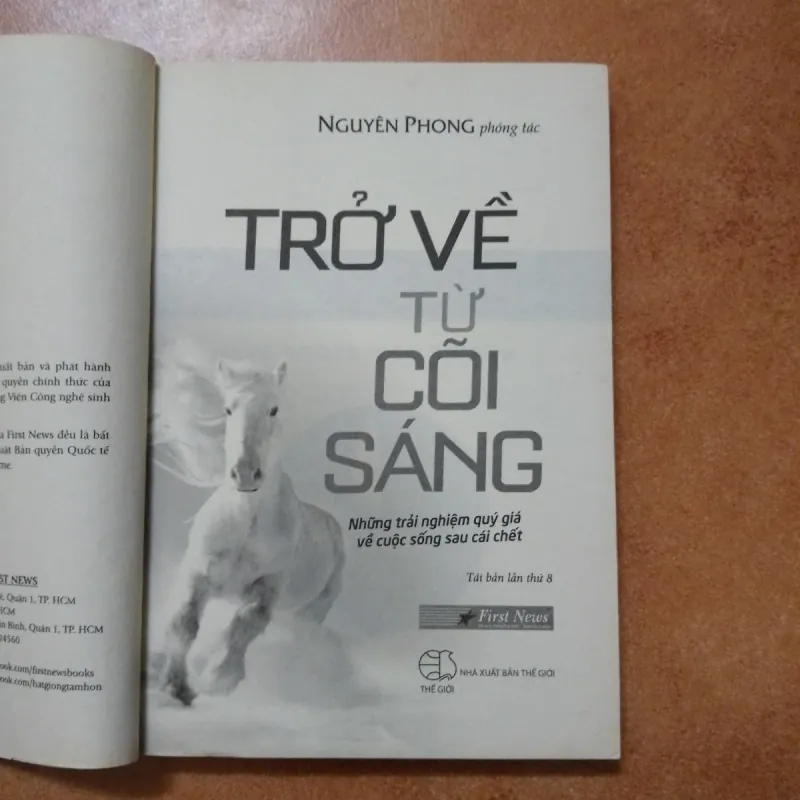 Trở về từ cõi sáng 746732