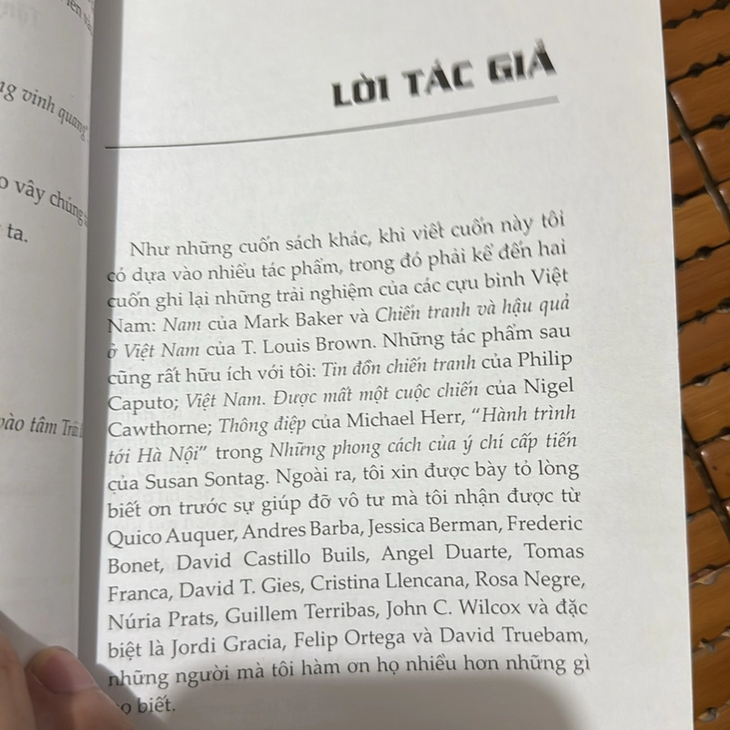 Tốc độ ánh sáng Việt Nam - Javier Cercas 479512