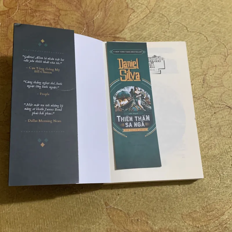 COMBO DANIEL SILVA : THIÊN THẦN SA NGÃ- CÔ GÁI NGƯỜI ANH- CHÂN DUNG MỘT GIÁN ĐIỆP 740139