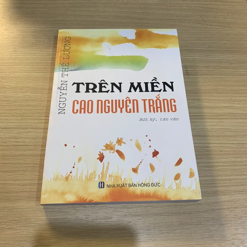 Trên miền cao nguyên trắng - Nguyễn Thế Lượng 716847