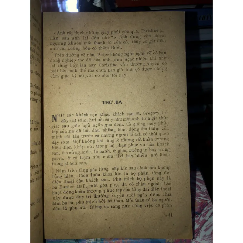 Năm ngày trong khách sạn Saint Gregory - Arthur Hailey  969753