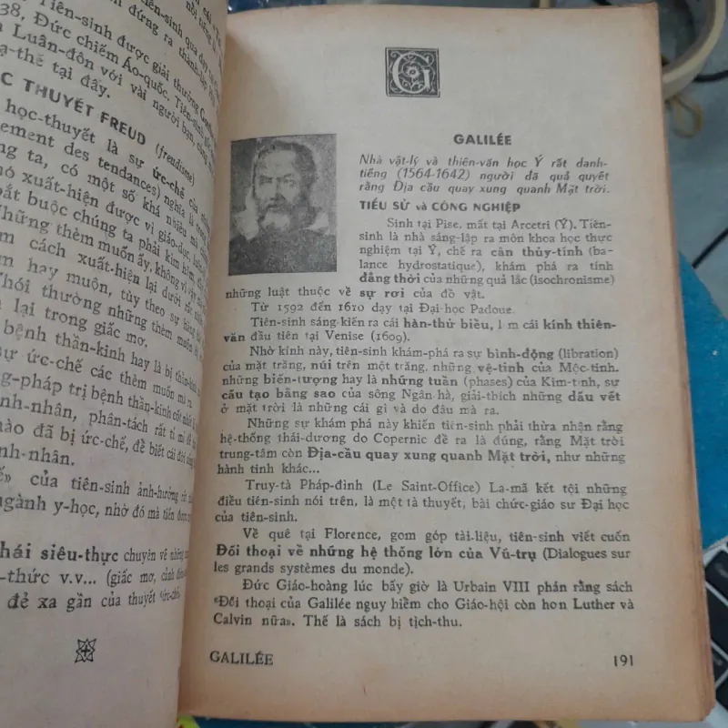 TỰ ĐIỂN DANH NHÂN THẾ GIỚI CẦN BIẾT - TRỊNH CHUYẾT 778646