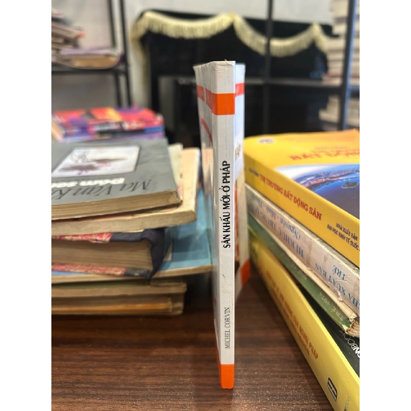 Sân khấu mới ở Pháp- Michel Corvin 930789