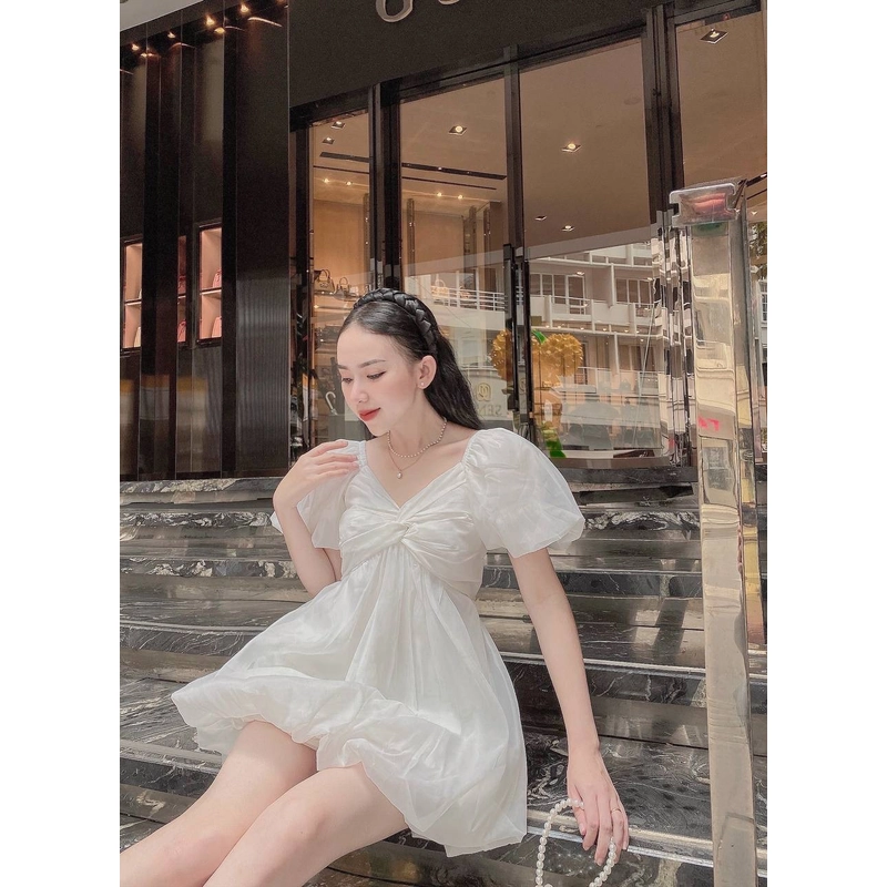 Váy trắng tay phồng voan tơ xoắn ngực xòe bồng 476123